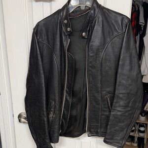Men's Sleek Black Leather Jacket